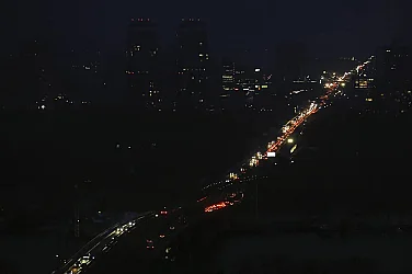 Над 130,000 домакинства без ток:  Нощни удари спряха електричеството в Днепропетровска област