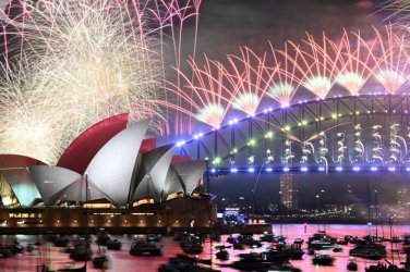 Нова Зеландия и Австралия посрещнаха 2026 с взрив от цветове