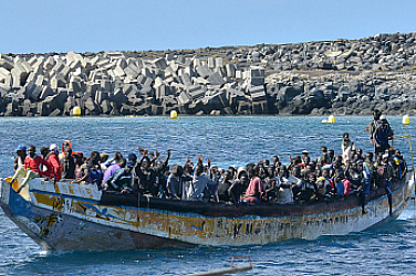 94 мигранти бяха спасени в Ламанша