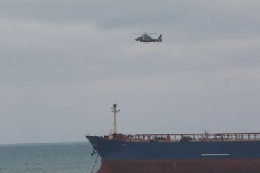 Започва операция по обезопасяване на танкера от руския „сенчест флот“ край Ахтопол