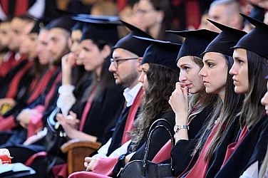 4 млн. евро дупка в университетите удря най-умните студенти