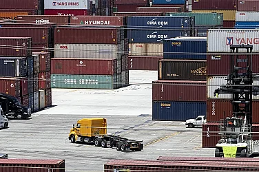 Белият дом заплаши Канада със 100% мита заради потенциално споразумение с Китай