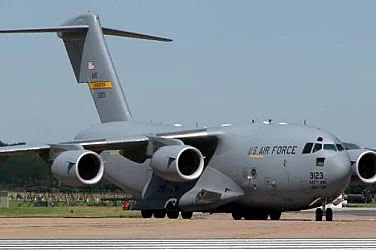 Times: САЩ прехвърлят военни самолети във Великобритания