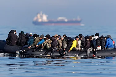Все по-малко хотели приютяват бежанци във Великобритания