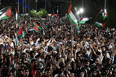 Техеран втвърдява тона: Смъртни присъди за протестиращите