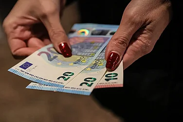 Politico: Как българите приемат еврото?