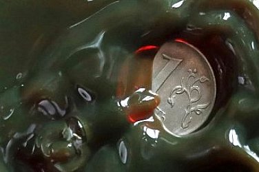 Цените на руския петрол достигнаха петгодишно дъно