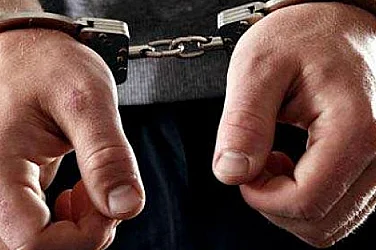 Петима в ареста за схема с фалшиви лични карти и онлайн кредити