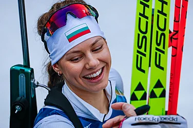 Медалистката Лора Христова - удостоена с честта да бъде знаменосец при закриване на олимпиадата