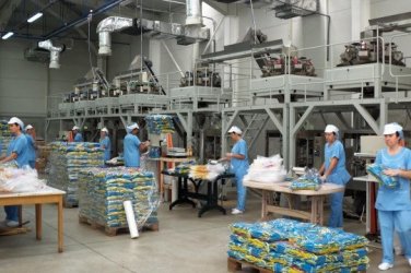 Противоречива картина: Индустрията в България затъва, заплатите и потреблението растат