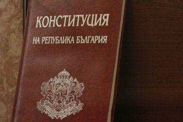 След оставката на кабинета: Какво следва?
