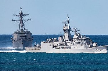 „Безпрецедентно“! Невиждан досега китайски боен флот вдига напрежението в Източна Азия