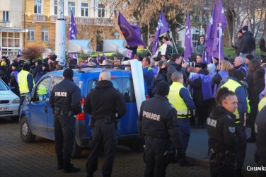 КНСБ към депутатите: Поименно за заплатите – после идва Видовден