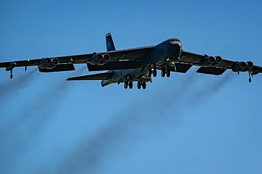 Тежки бомбардировачи B-52 Stratofortress в Иран за първи път от началото на операцията