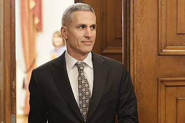 Промени на изпроводяк: Андрей Гюров оряза функциите на главния секретар на МС