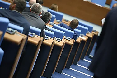 Удължаването на бюджета влиза в пленарна зала