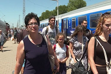 Пускат единен билет за пътуване в страната с публичен транспорт