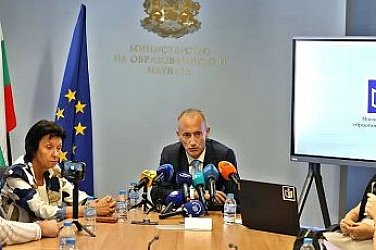 Дадоха заден за намаляването на паралелките с чужд език