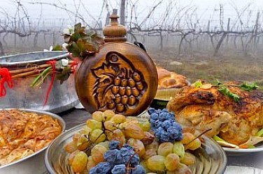 Вино и любов: От Св. Трифон Зарезан до Св. Валентин. Но и Задушница