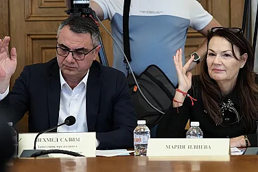 Бюджетът мина на второ четене: Искри и ремонт на хазната в последния момент