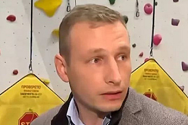 Малко дете с порезни рани след падане от 7-метрова стена за катерене