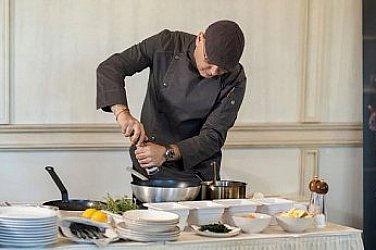 Уикенд с шеф Манчев в Maxi Park Hotel & SPA – кулинарно изживяване в обновения Pine & Dine