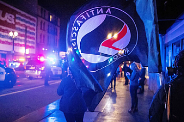 Белият дом атакува Антифа: Тръмп обявява групата за „терористична“