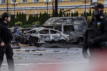 Тежка нощ в Киев: Най-малко трима загинаха, поне 17 ранени