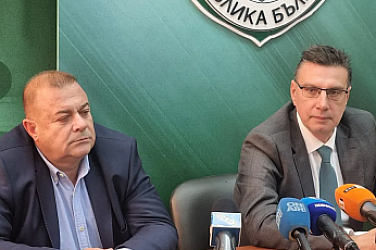 Тройното убийство в Бургаско: Жертвите първо намушкани с нож, после застреляни