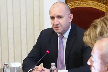 Днес президентът Радев се среща с Величие и приключва консултациите с партиите