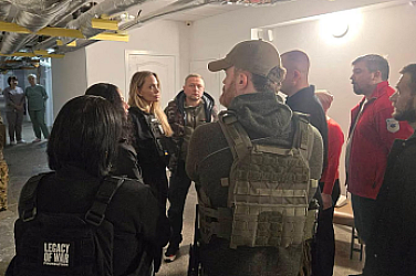 „Всеки месец десетки убити“. Херсон се надява Анджелина Джоли да припомни на света за него