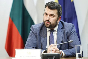 Външният министър: Бихме отворили небето ни за Путин „в името на мира“