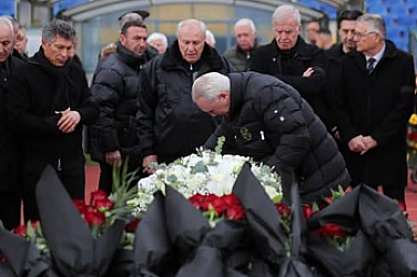 България се прощава с легендарния Димитър Пенев