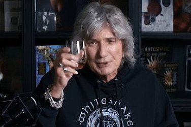 Дейвид Ковърдейл обяви, че се пенсионира