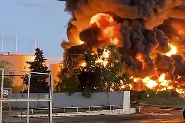 Украински дрон подпали най-важния руски петролен възел в Черно море