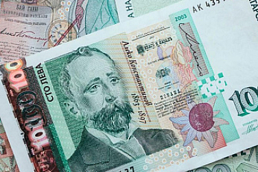 Банкнотите в обращение намаляват до най-ниско ниво от две години насам