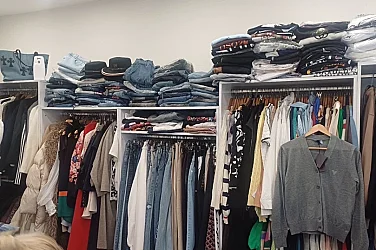 Иззеха фалшиви маркови дрехи от магазин в центъра на София