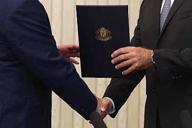 Радев започва процедурата с мандатите за съставяне на правителство