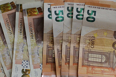 Плащаме в две валути само през януари, двойните етикети остават до август