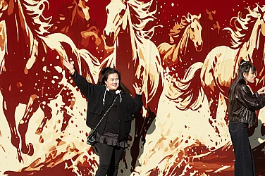 Нова година: Китай посрещна Годината на Огнения кон