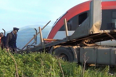 Влак троши кола и ранява хора на прелез между Крумово и Асеновград