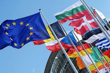 Повечето българи са положително настроени към ЕС, не така стоят нещата с еврото