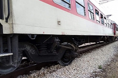 Влакът Варна-Добрич закъснява с над 3 часа, пътници говорят за сгазен човек