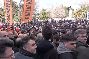 Турция в размирици: Протести след задържането на кмета на Истанбул, водни оръдия по улиците