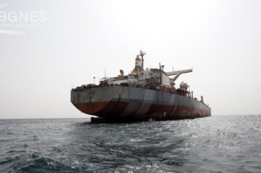 „Кайрос“ не замърсява: МОСВ обяви заседналия край Ахтопол танкер за безопасен