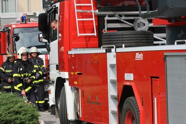 RO-Alert към жителите: Гори склад в Букурещ, използват роботи за гасене