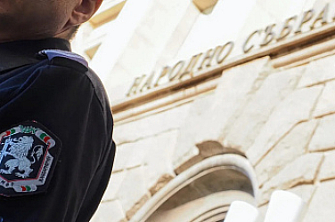 Заплатите в МВР и МО се увеличават автоматично с 12% през 2026 г.