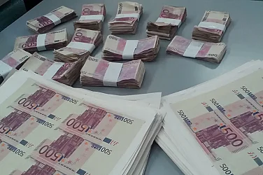 Арестуваха петима с над 1 млн. фалшиви евро (обновена)