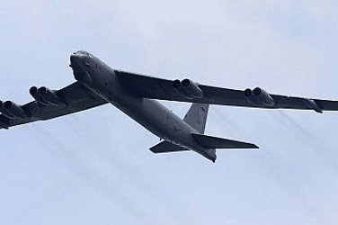 Американски бомбардировач се разбива на леда в Гренландия на тайна мисия