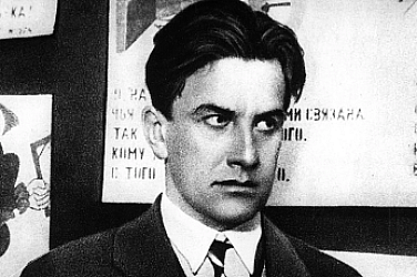 „Войната е вятърът от смрад на трупове“. Стихотворение на Маяковски е глобено за „дискредитиране“ на армията